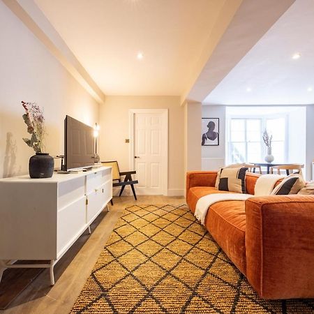 ロンドンThe Paddington Flat - Modern 2Bdr With Patioアパートメント エクステリア 写真